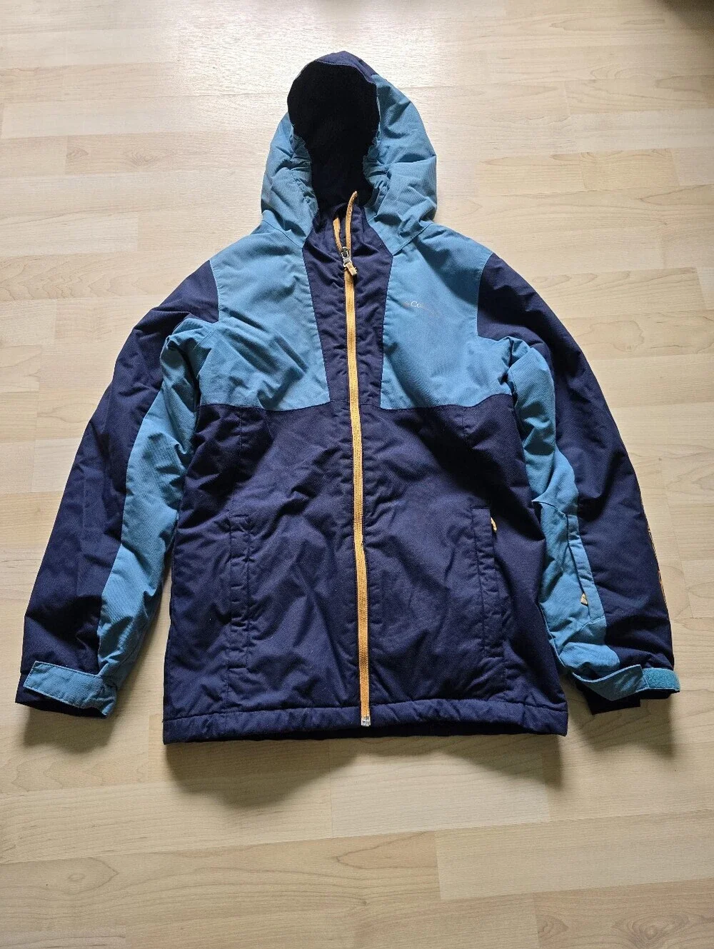Columbia Valley Runner Jacket Size Medium (10/12)